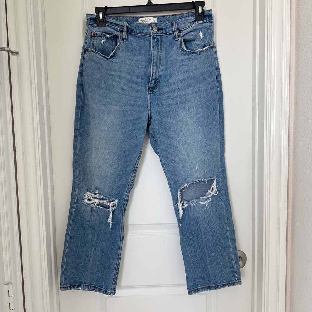 A&F Curve Love Ankle Straight Jeans
